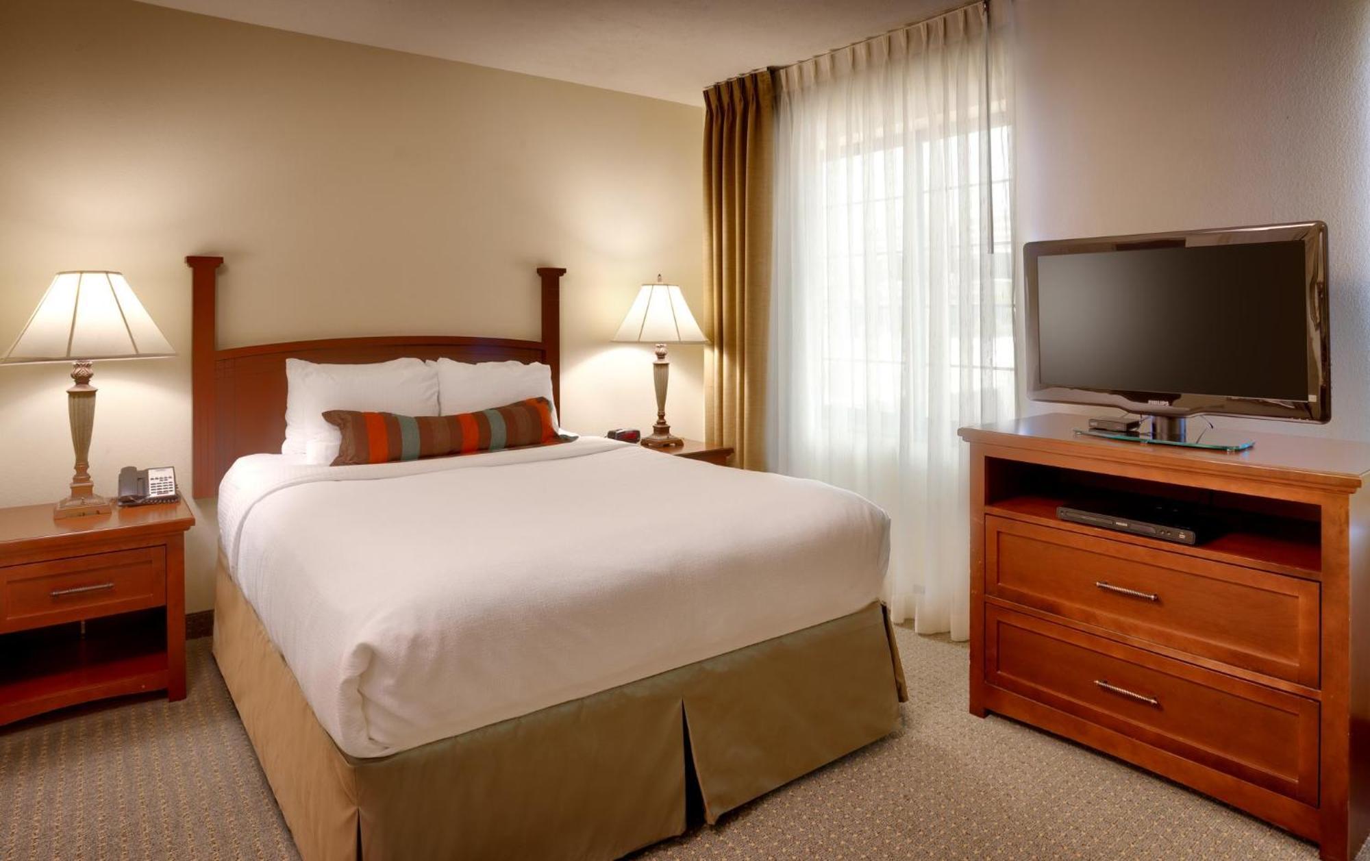 Staybridge Suites Omaha 80Th And Dodge By Ihg מראה חיצוני תמונה
